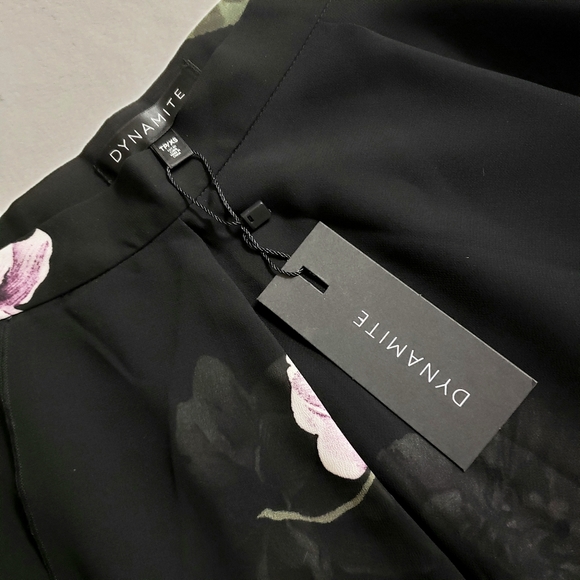 Dynamite Flowy Floral Skirt Black - Picture 3 of 4